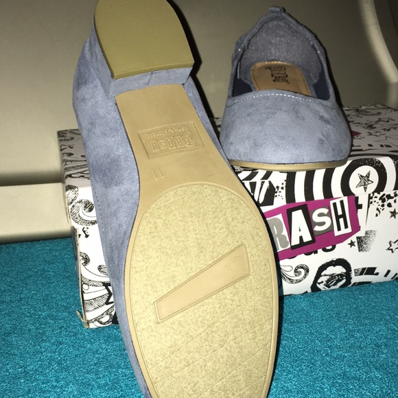 Gorgeous NWT comfortable blue shoes comfortable - Picture 2 of 3